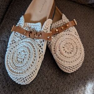 Chic Crochet Women's Mules with Tan Accents
